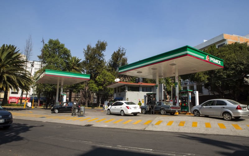 Pemex y los gasolineros importaron más al inicio de la crisis petrolera.